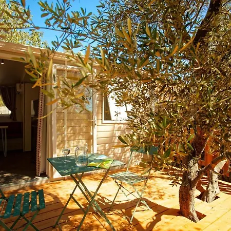 Camping L'Olivier Junas Exterior foto