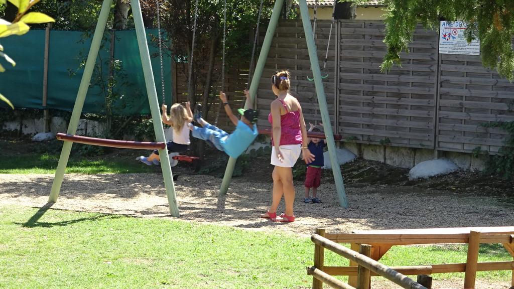 Camping L'olivier Campsite Junas